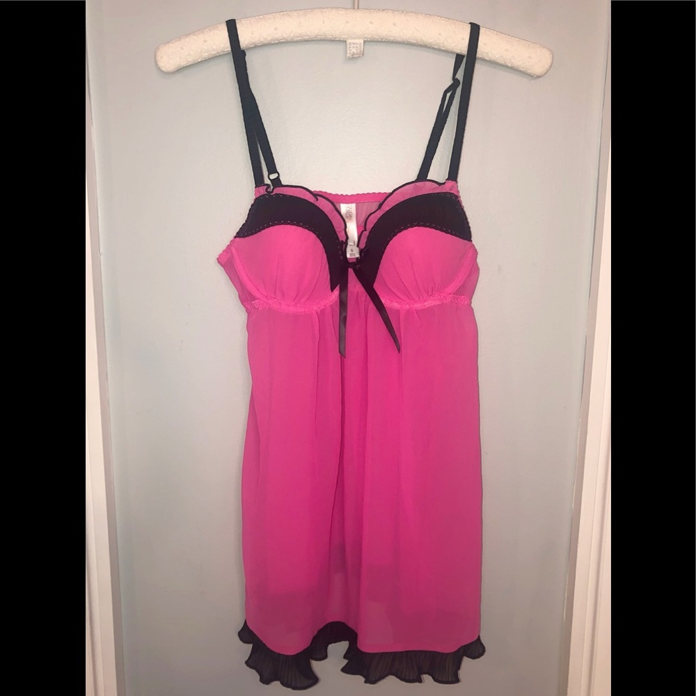 GILLIGAN & O’MALLEY pink and black nightie NWT!